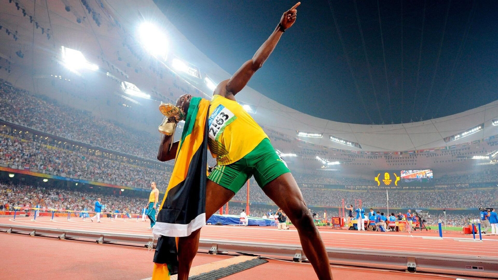 开云体育-乌帕梅卡诺续约拜仁慕尼黑，乌帕梅卡诺 拜仁